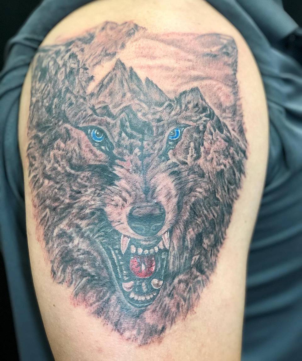 Summit Wolf Guardian