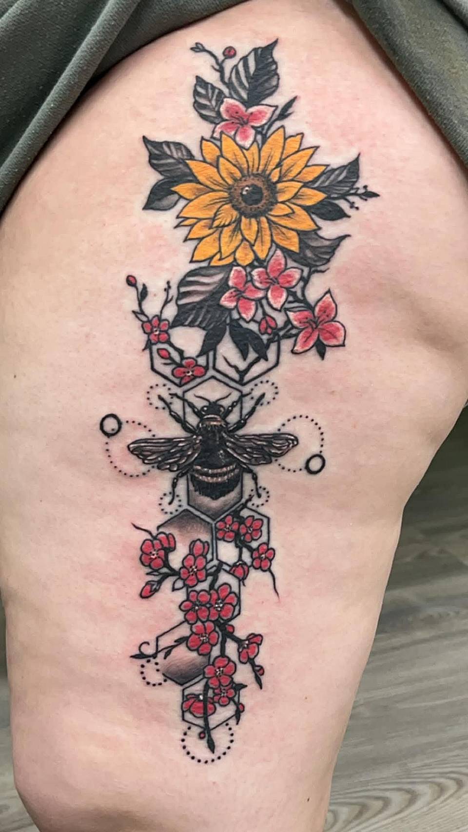 Sunflower & Bee Floral Piece