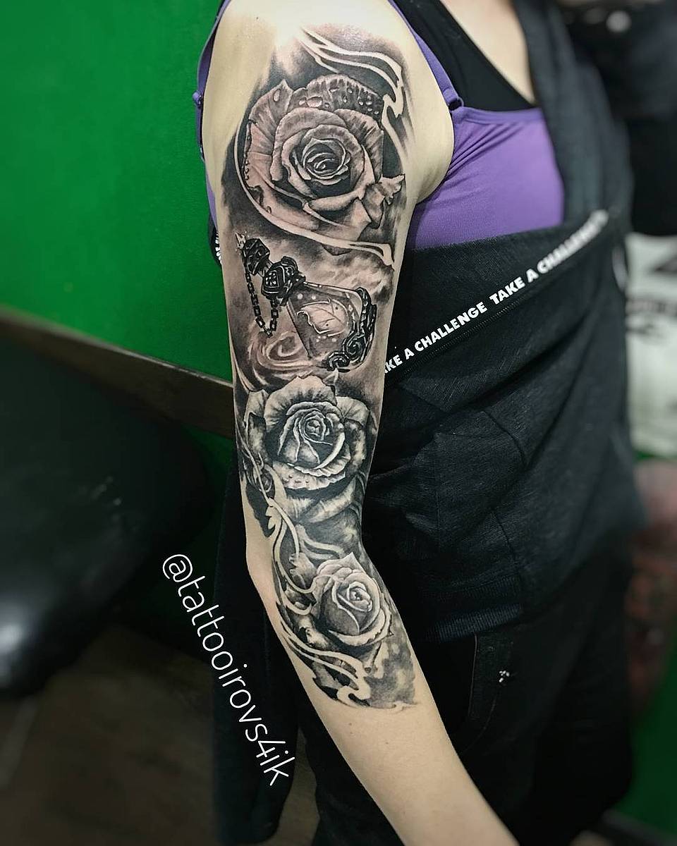 Timeless Roses and Hourglass