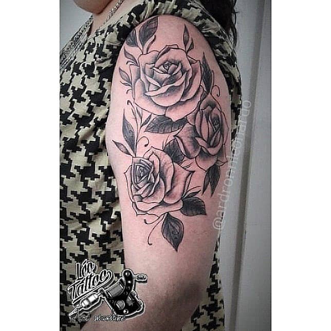 Triple Rose Bouquet (Black and Grey)