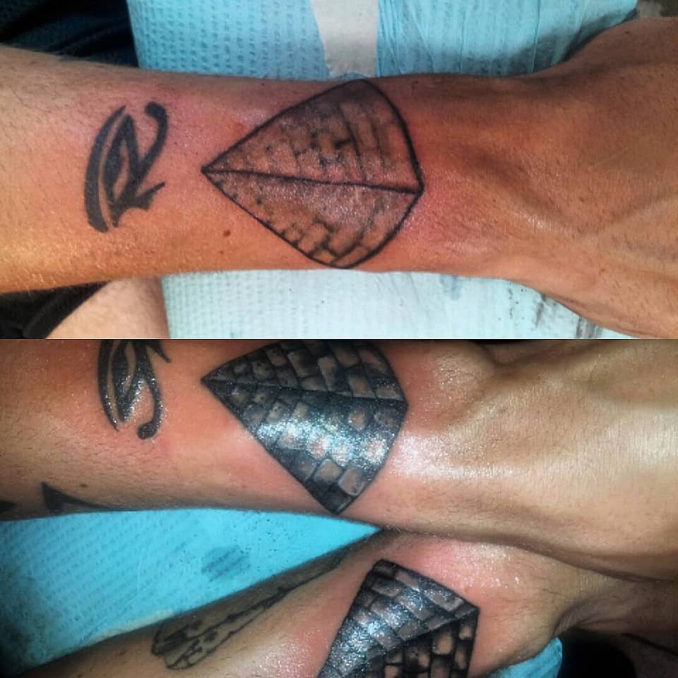 Twin Wedge Diamond with Eye of Horus
