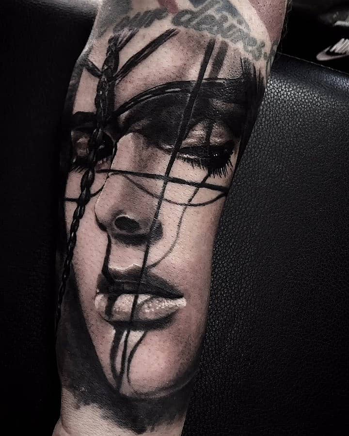 Veiled Gaze