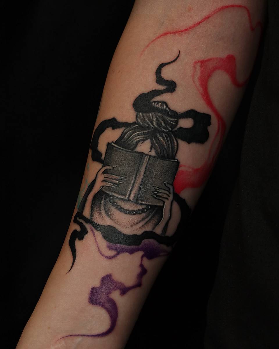 Veiled Reader