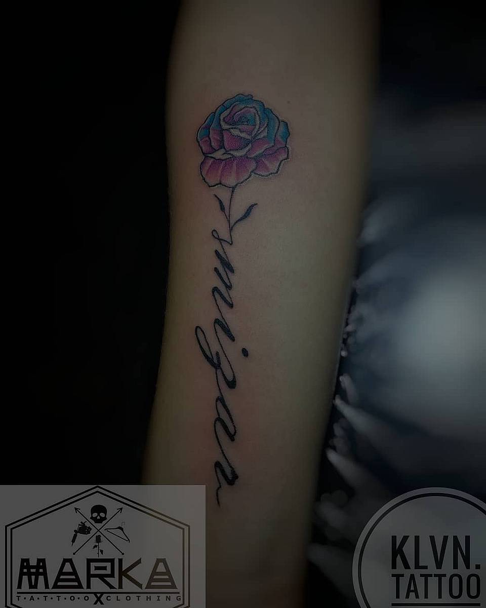 Vertical Rose Script