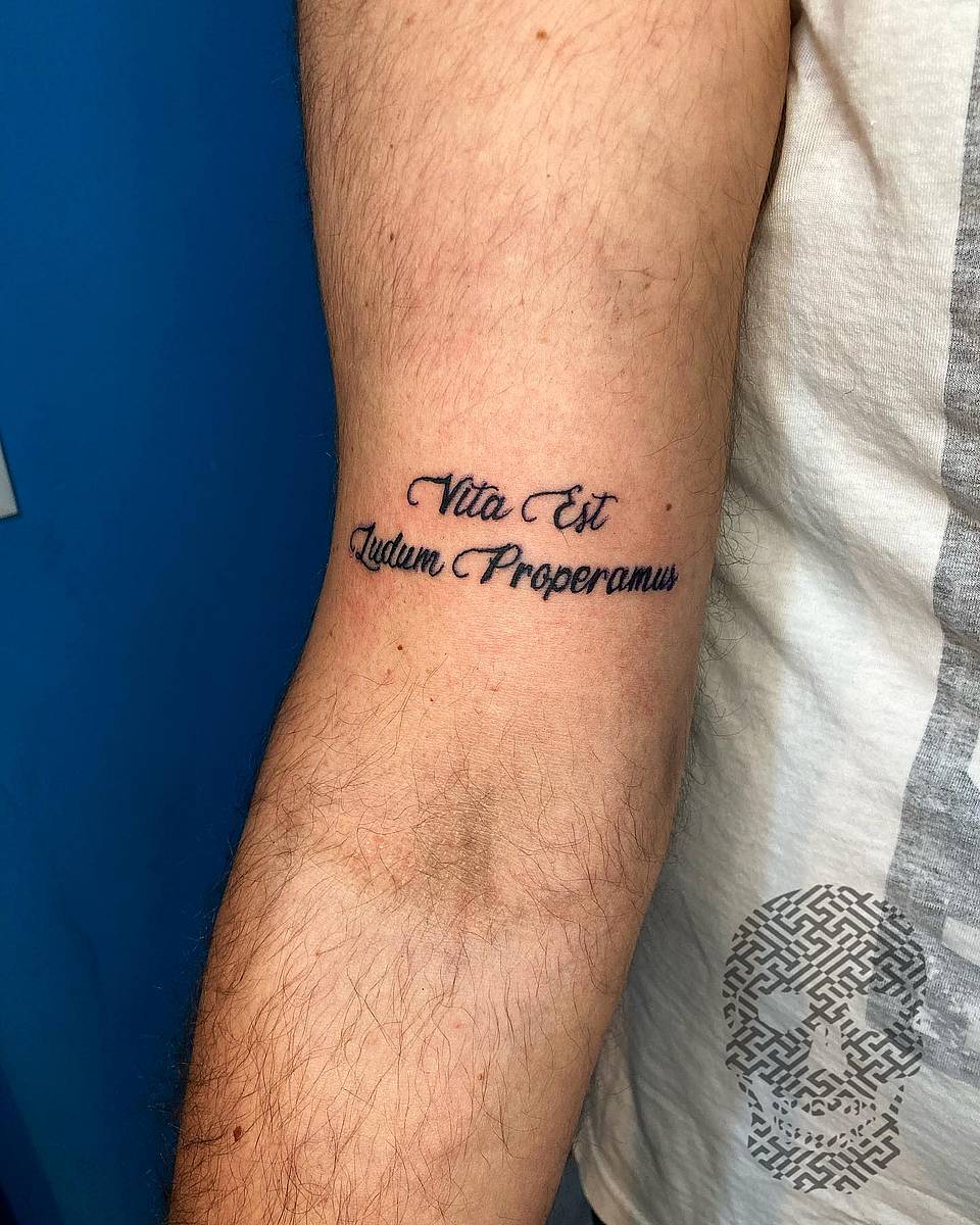 Vita Est Latin Motto