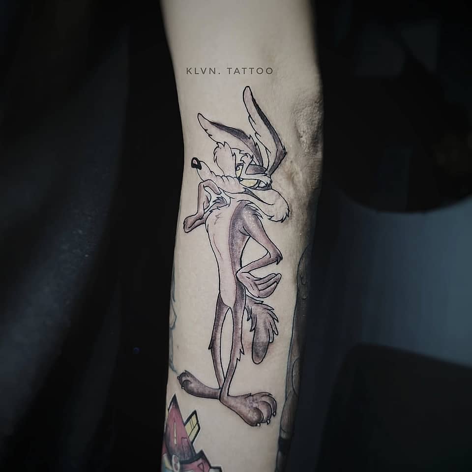 Wile E. Coyote Slim Pose