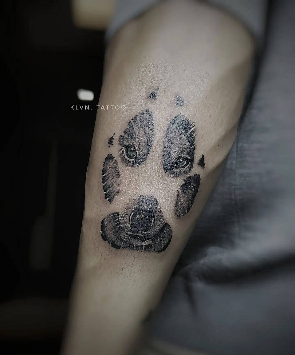 Wolf Pawprint Portrait