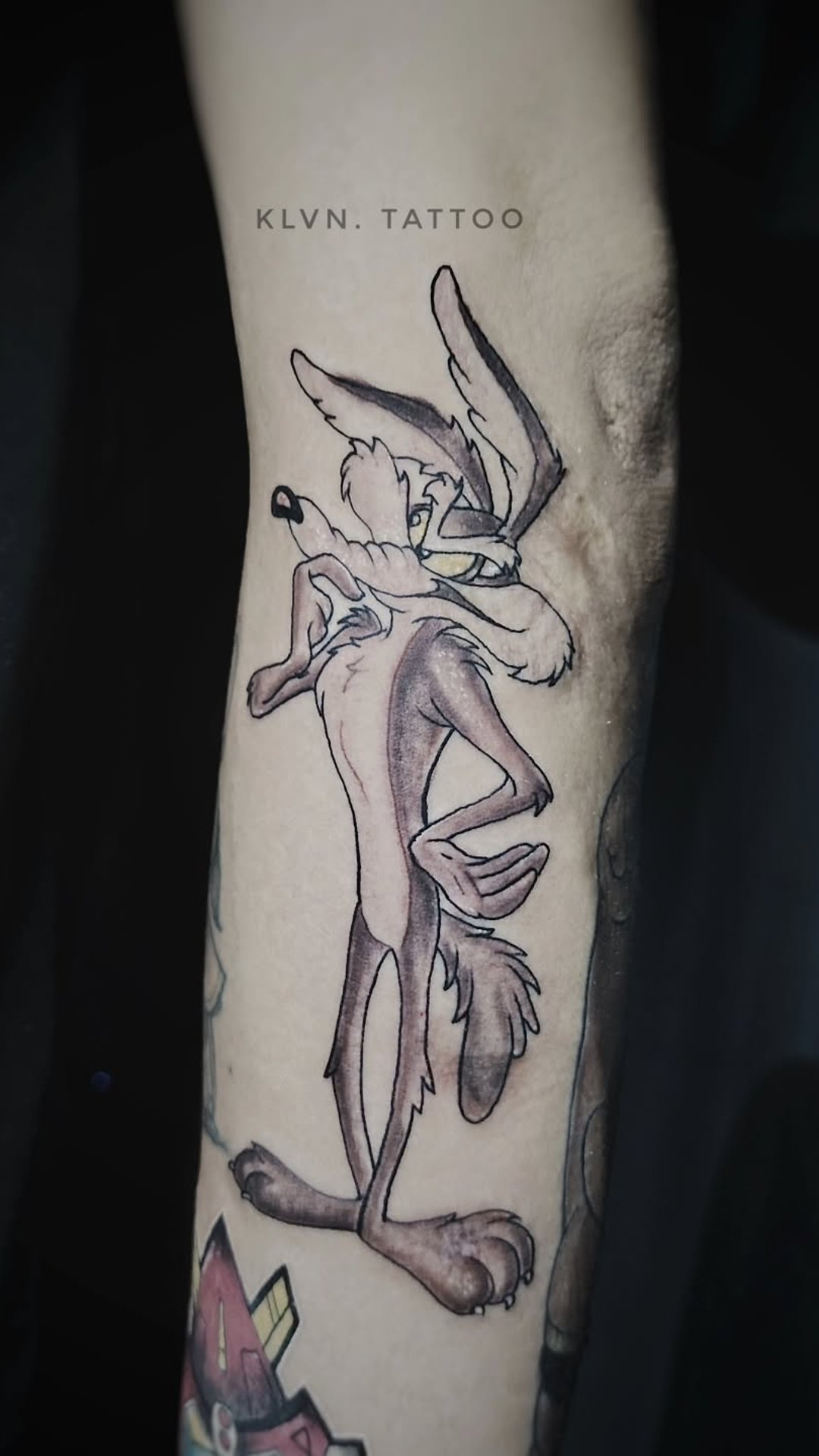 Wile E Coyote Slim Pose Tattoos wile-e-coyote-slim-pose-tattoos